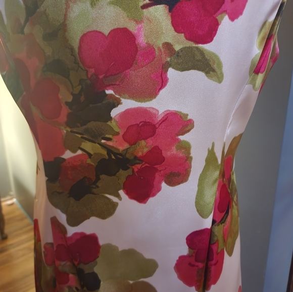 Sleeveless Silk Floral Dress - Picture 5 of 6
